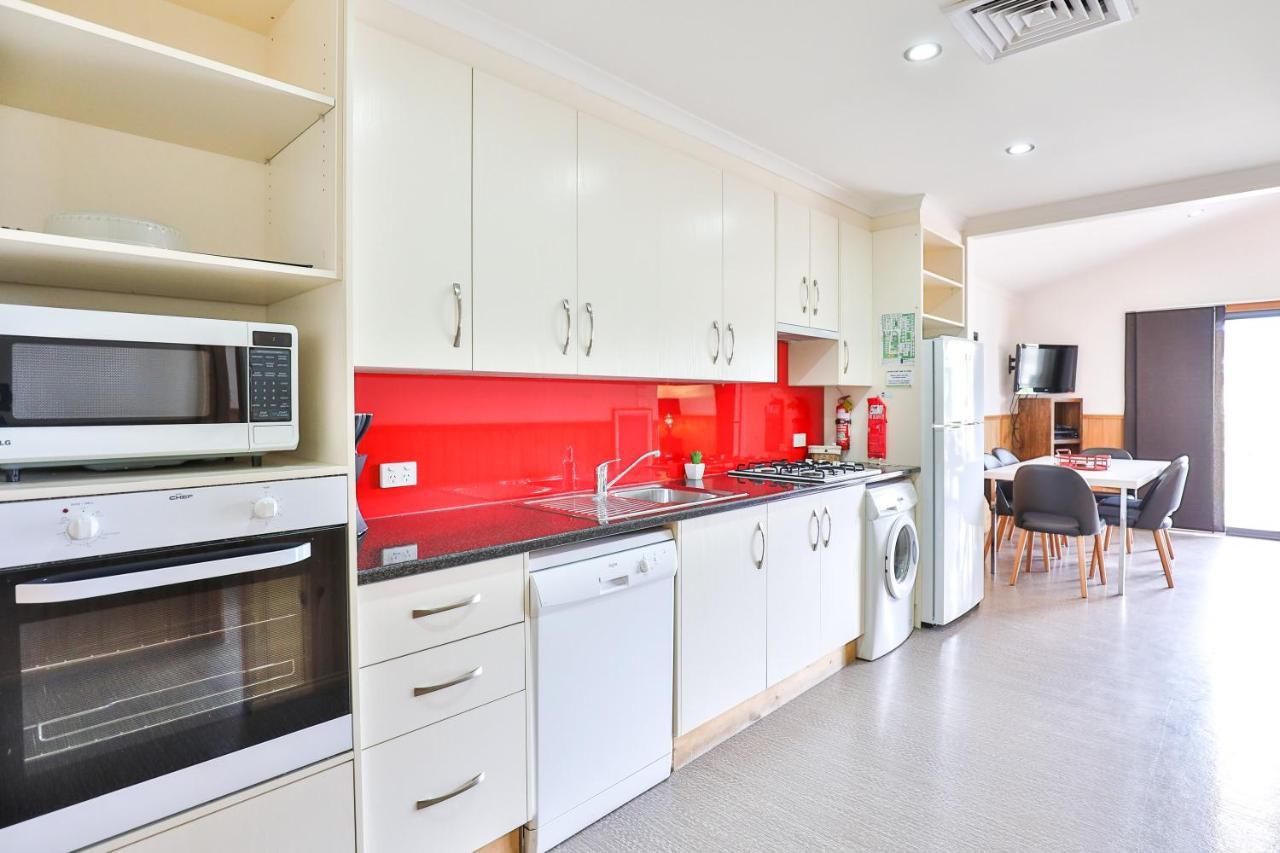 Отель Big4 Mildura Getaway Экстерьер фото