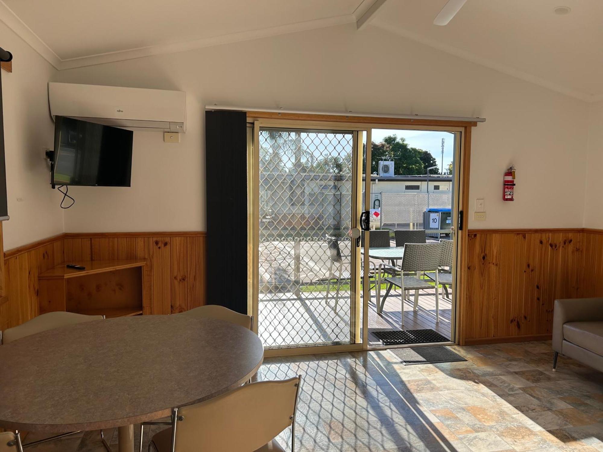 Отель Big4 Mildura Getaway Экстерьер фото