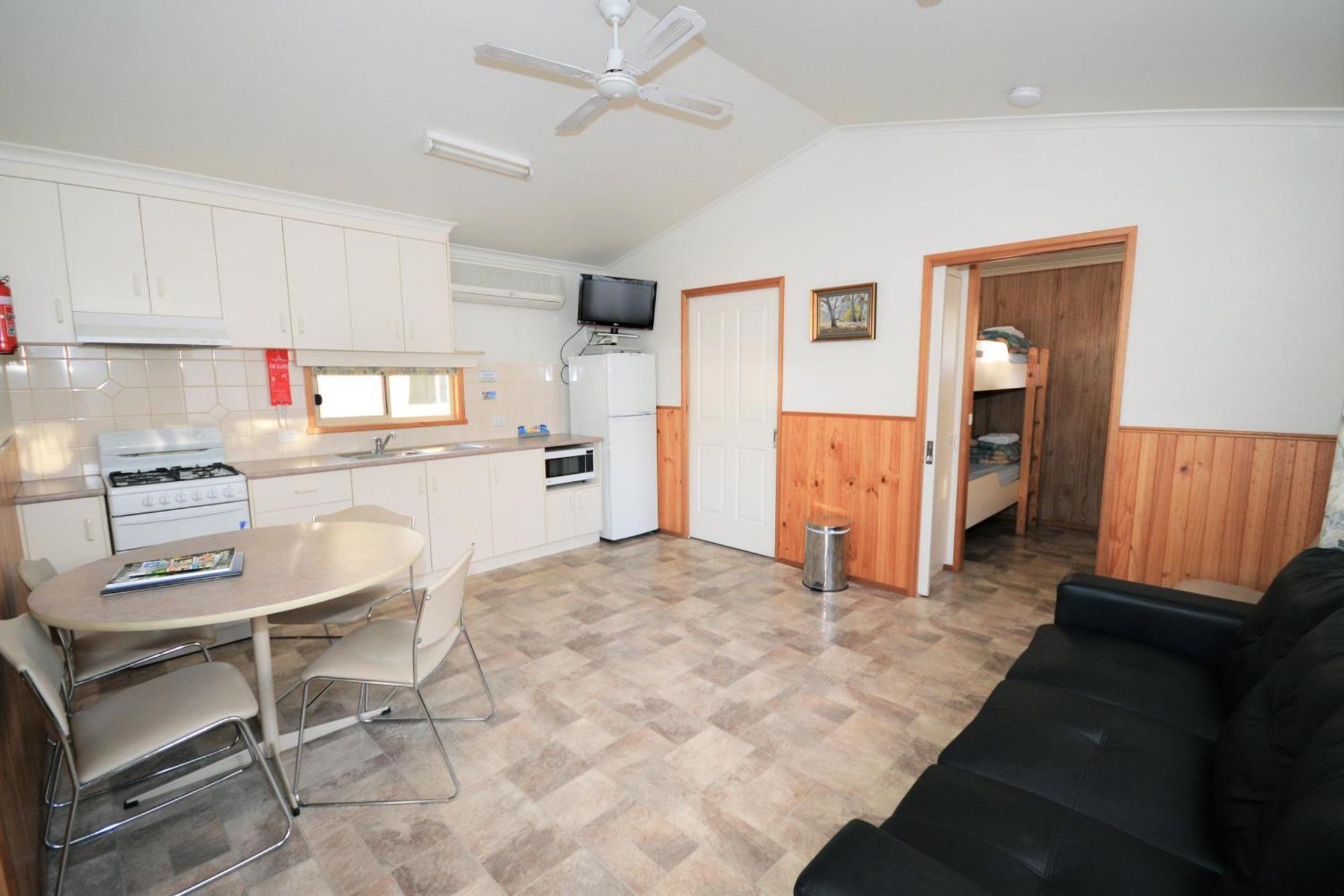 Отель Big4 Mildura Getaway Экстерьер фото